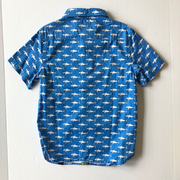 TukTuk Mako Sharks in Blue Short Sleeve Button Down Shirt - Picture 2 of 7